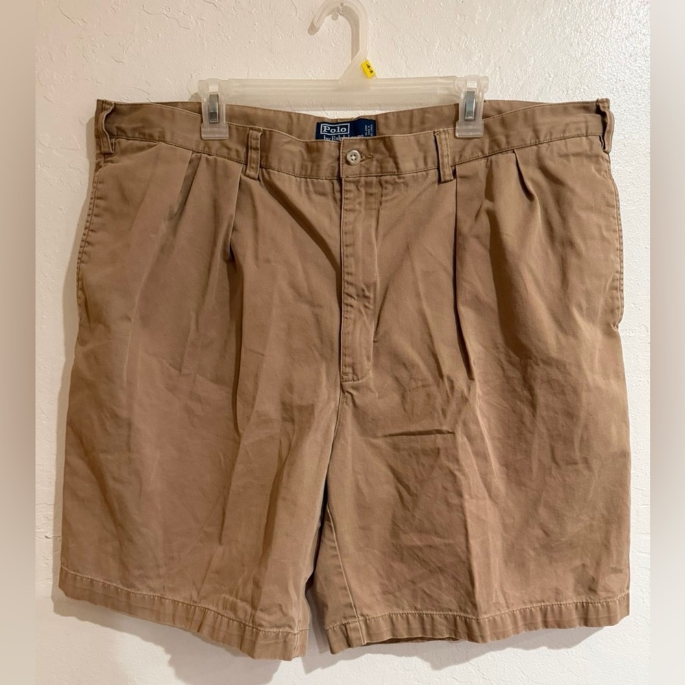 Izod Men's Brown Flat Front Shorts